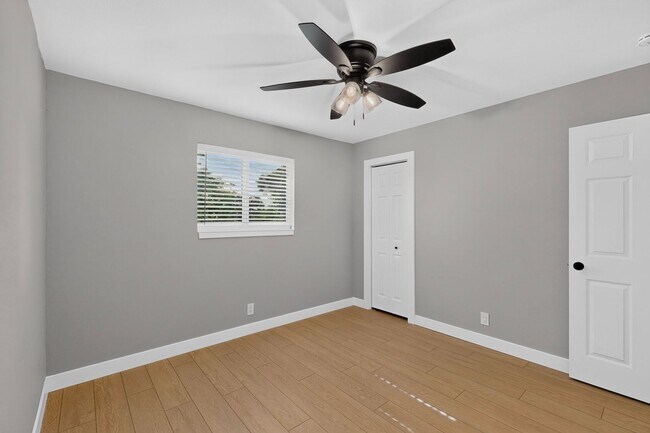 Building Photo - 2606 Hilldale Blvd