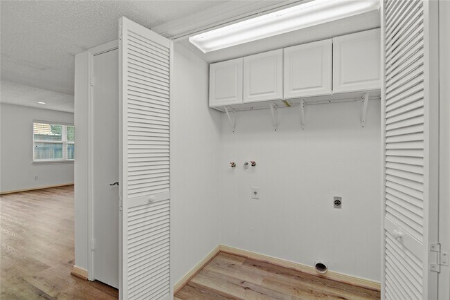 Building Photo - 1334 Country Pl Dr