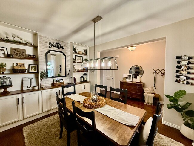 Building Photo - Spacious & Stylish 5-Bedroom Home in Wolf ...
