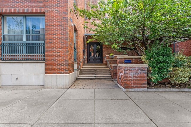 Building Photo - 222 Montgomery St