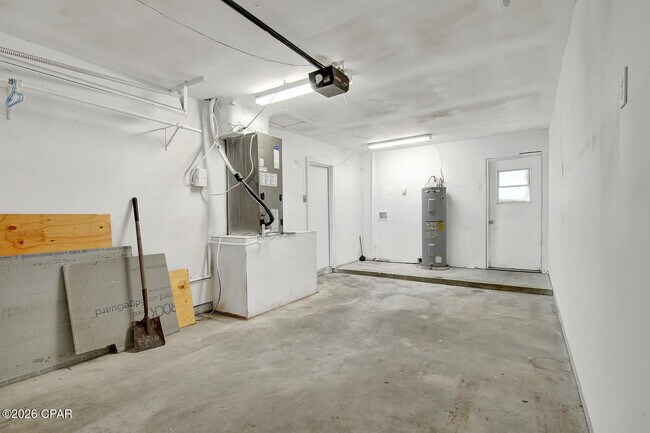 Building Photo - 922 Everitt Ave