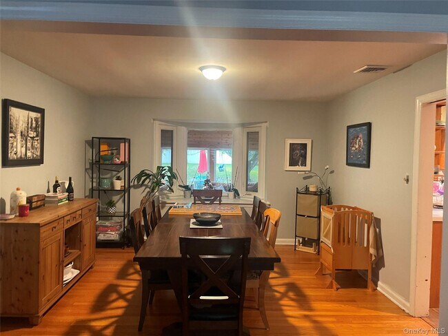 Building Photo - 291 N Little Tor Rd