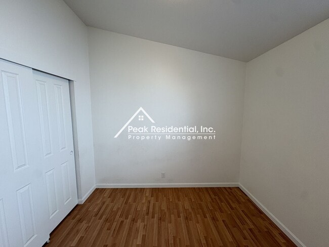 Building Photo - Charming 3bd/2ba Elk Grove Home With 2 Car Garage!