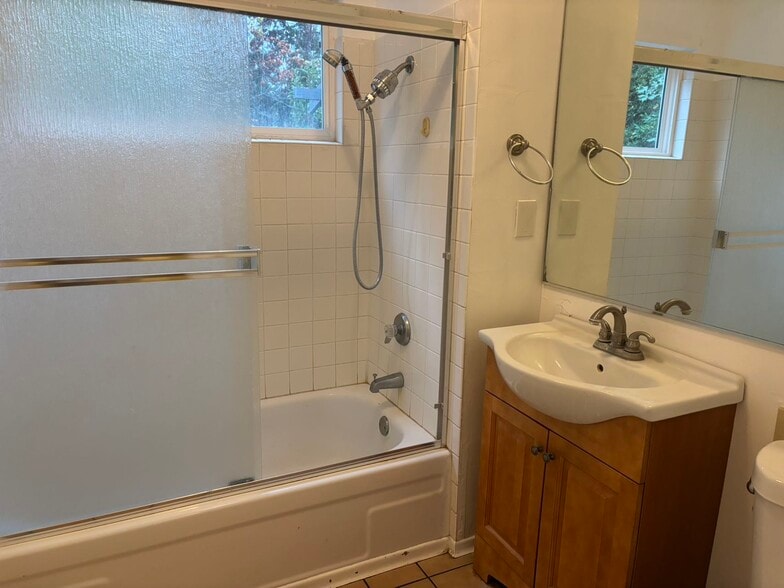 Building Photo - 20301 Bear Creek Rd