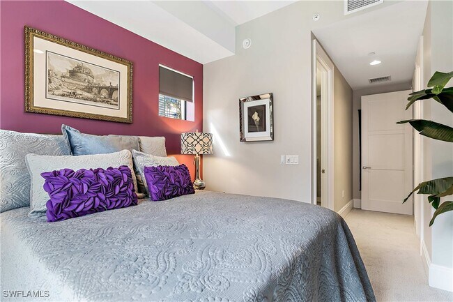 Building Photo - 1030 3rd Ave S