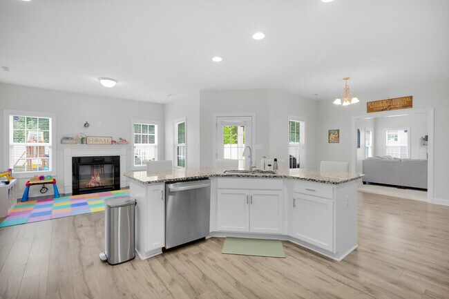 Building Photo - 630 Indigo Johnston Dr