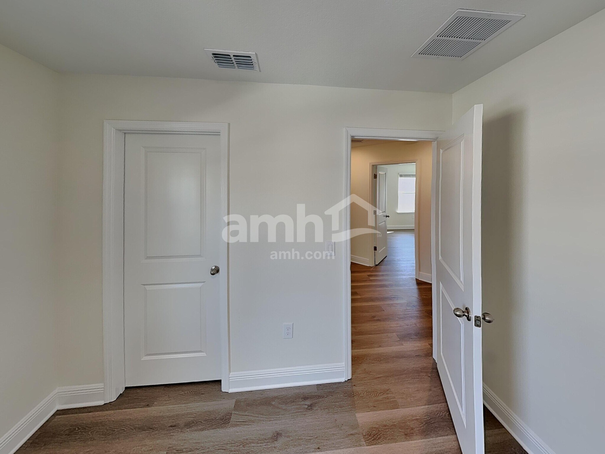 Building Photo - 5969 Sycamore Pl St