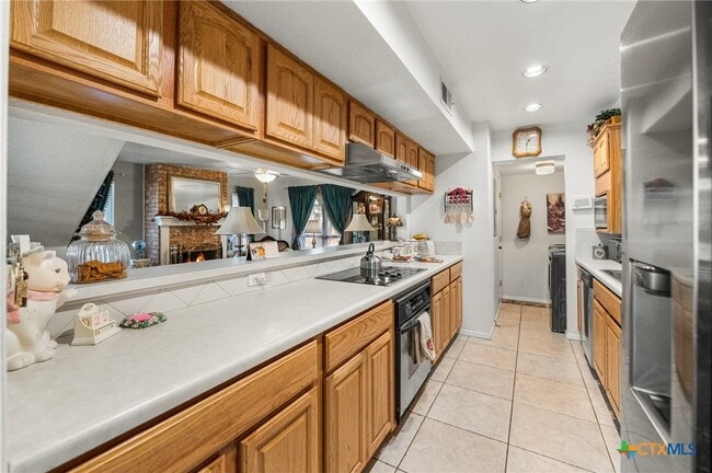 Building Photo - 619 Strings Dr