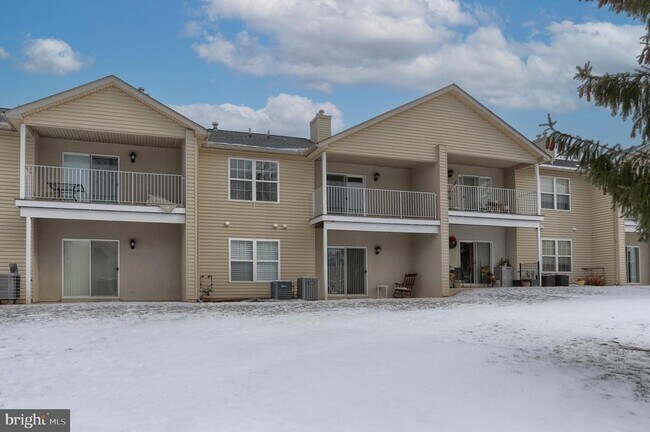 Building Photo - 211 Sparrow Rd