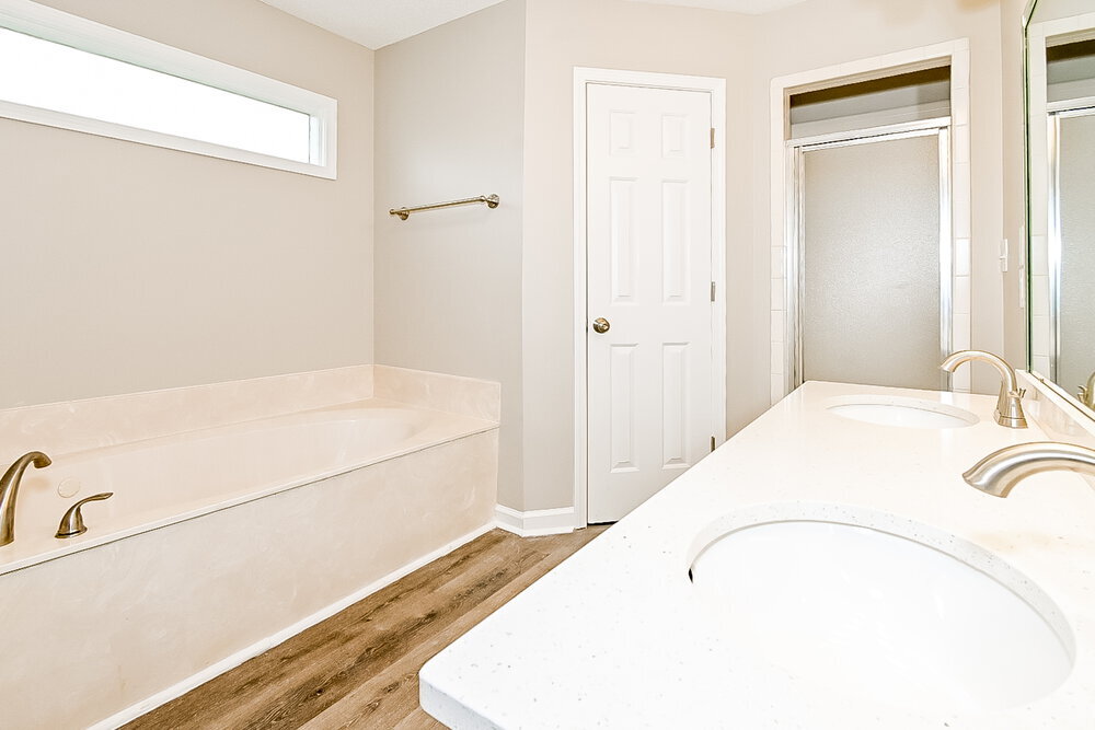 Building Photo - 8241 Meadow Vale Dr