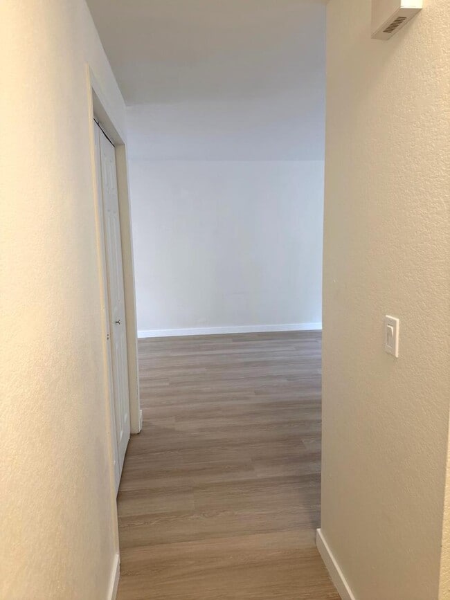Building Photo - 2 bedroom in Bothell WA 98012