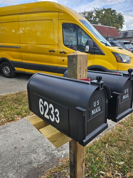 Building Photo - 6231 SW 37th Ct