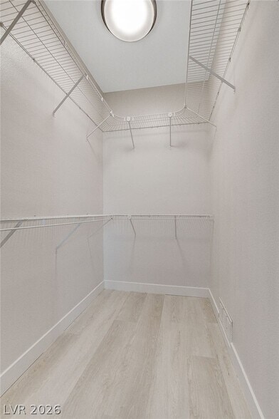 Building Photo - 8000 W Badura Ave