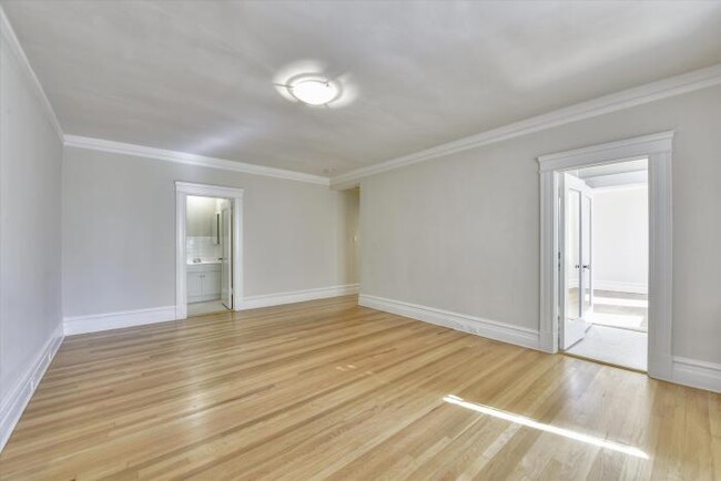Building Photo - 4 bedroom in San Francisco CA 94118