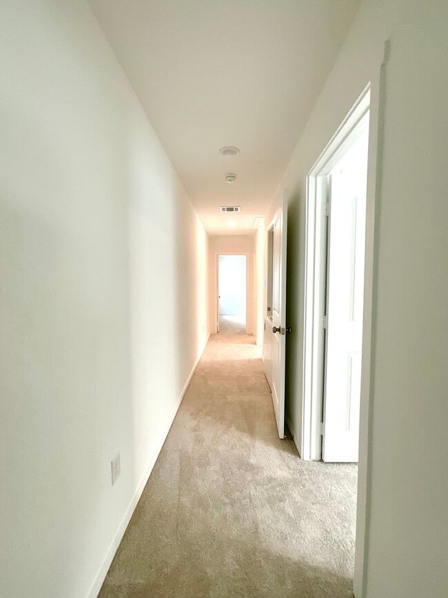 Building Photo - **APPLICATION RECEIVED** Modern 3-Bed, 2.5-Bath Home with Included Internet & Fenced Backyard in ...