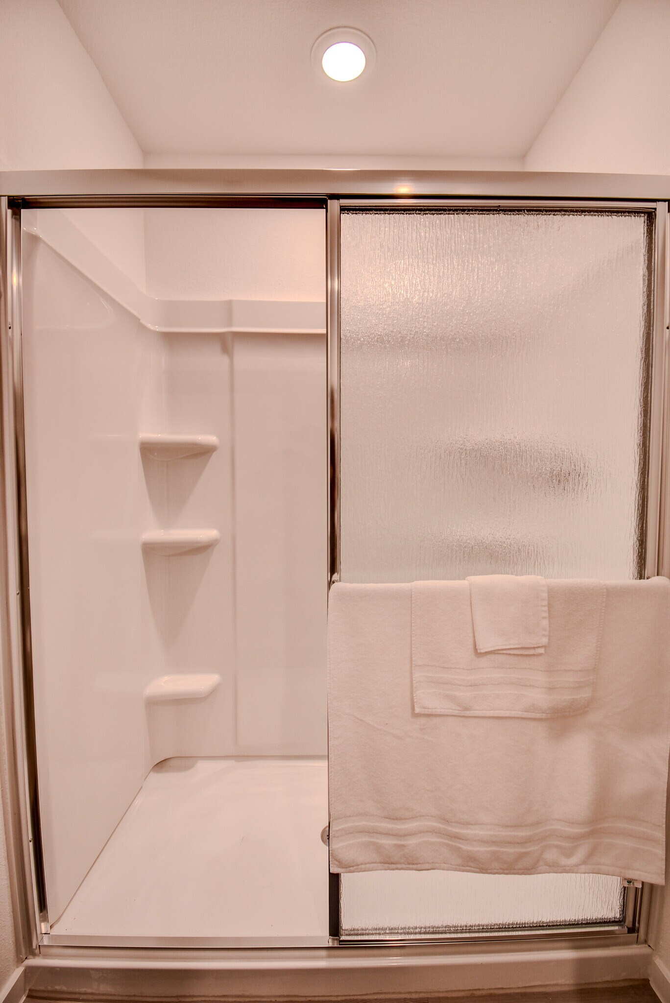 Building Photo - 410 Emma St