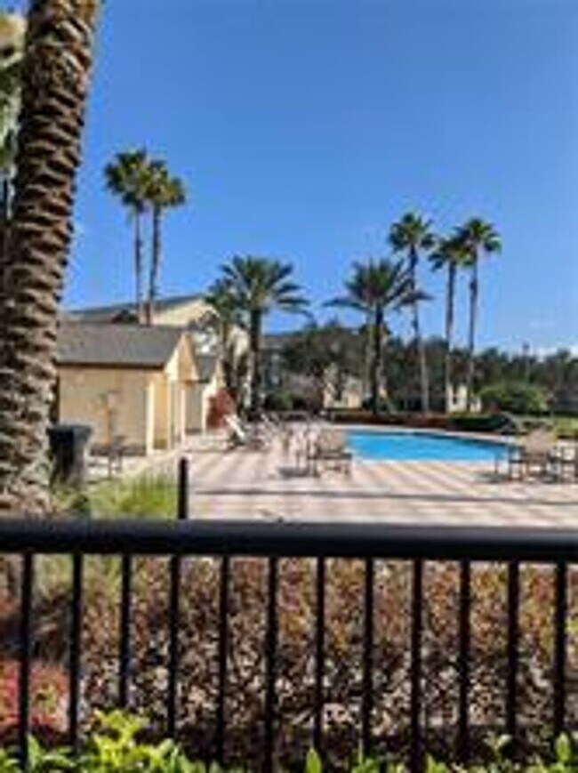 Building Photo - 2424 Grand Central Pkwy