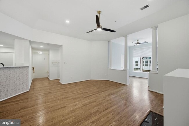 Building Photo - 10793 Symphony Way