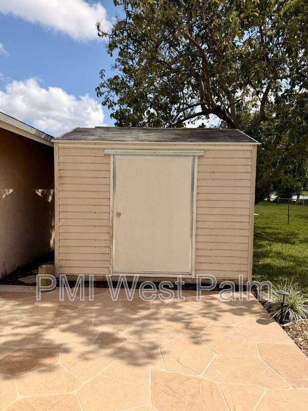 Building Photo - 147 Sunflower Cir