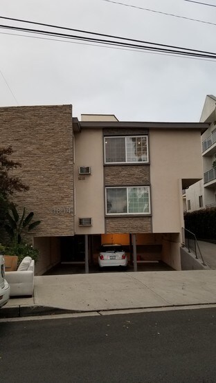 Building Photo - 1814 Grismer Ave