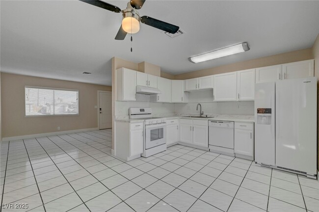 Building Photo - 6121 Edgewood Cir