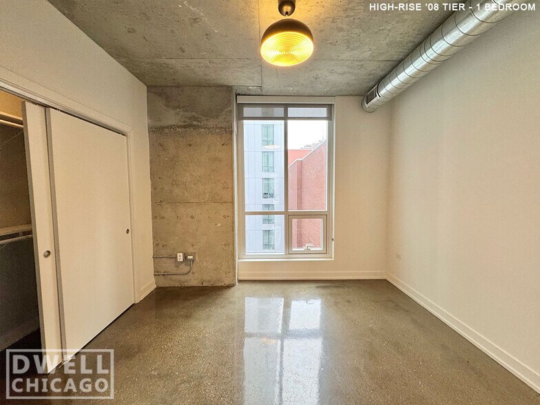 Building Photo - 118 W Chicago Ave