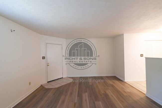 Building Photo - 3721 Maria Cir