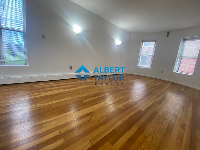 Building Photo - 22 Saint Cyprians Pl