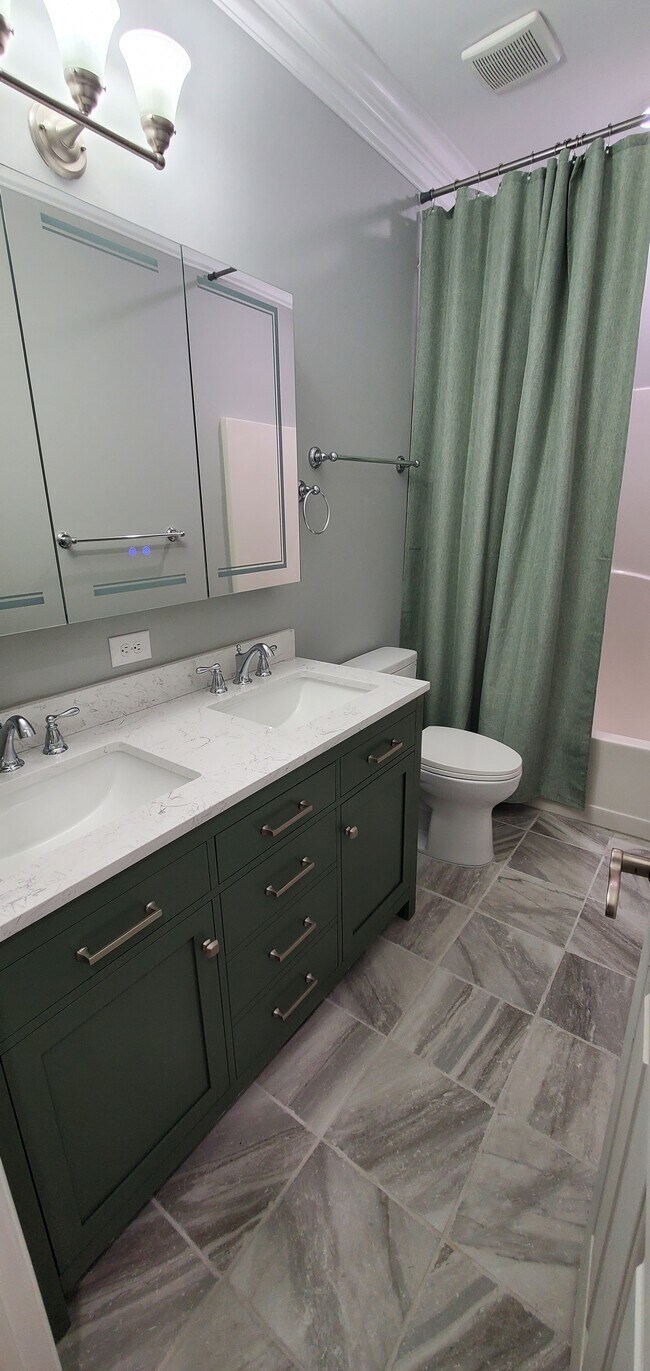 Building Photo - 4034 Abbey Park Way