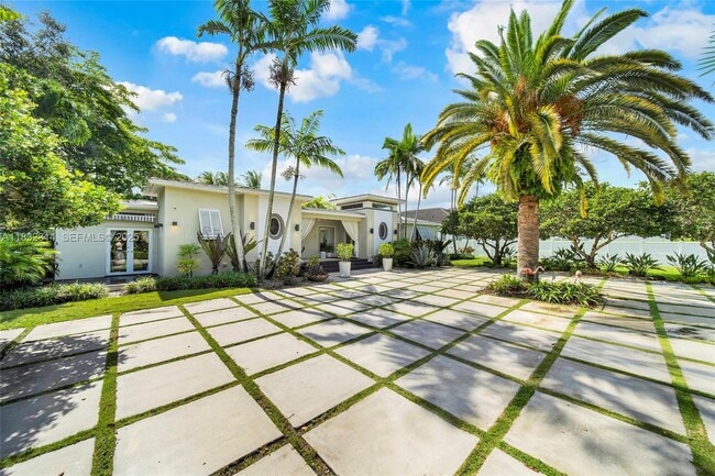 Building Photo - 6645 SW 73rd Ct