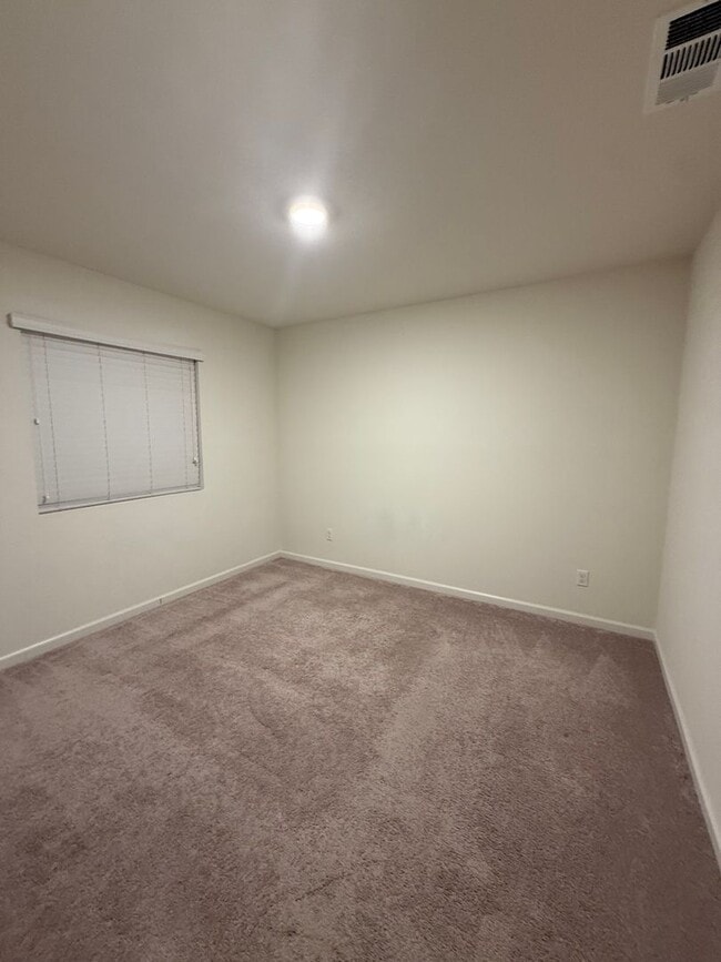 Building Photo - Half month Off!  Nice home with a huge back yard