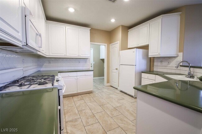 Building Photo - 9120 Ripple Ridge Ave