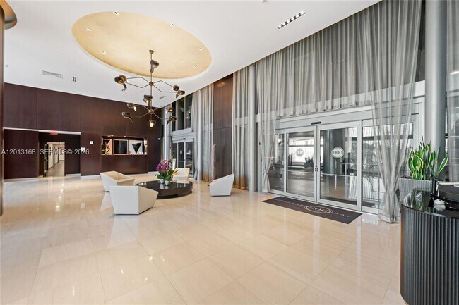 Building Photo - 900 Biscayne Blvd