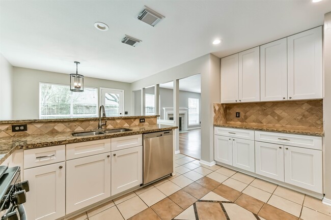 Building Photo - 2107 Bennigan St