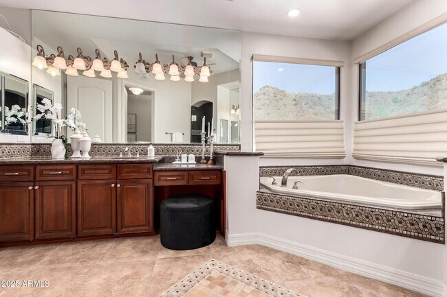 Building Photo - 8614 N 17th Pl