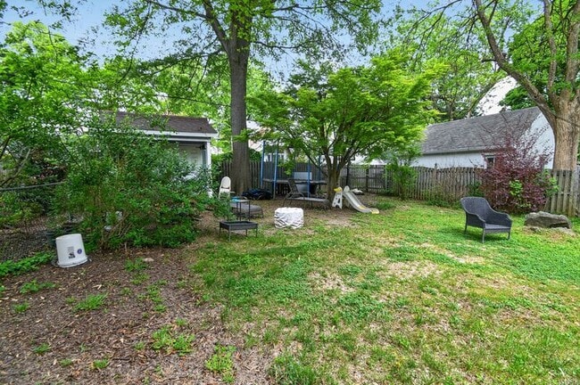 Building Photo - 4825 Butterworth Pl NW