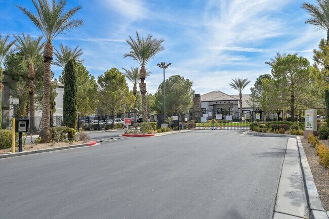 Building Photo - SW!! 2 Bedroom 2 Bath 2nd floor Condo!!! O...