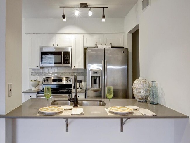 Building Photo - 3500 Alpine Cir