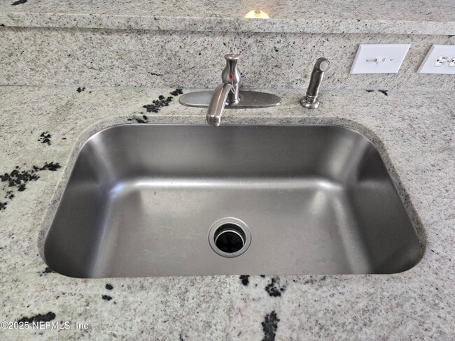 Building Photo - 1500 Calming Water Dr