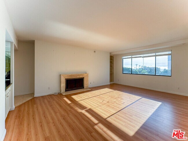 Building Photo - 1118 3rd St