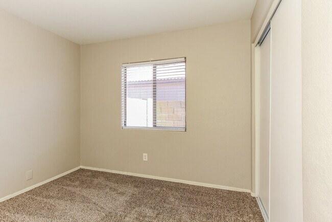 Building Photo - 13381 W Ocotillo Ln