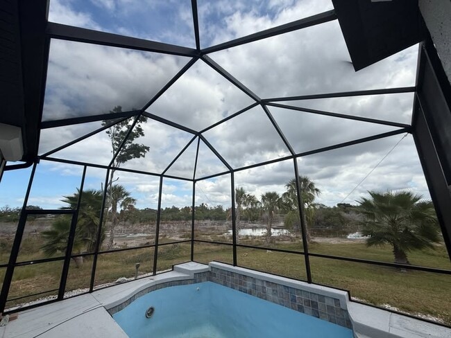 Building Photo - 1550 Center Rd