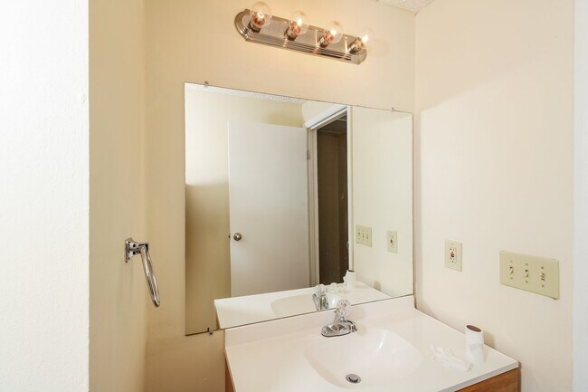 Building Photo - 3004 Windwood Pl