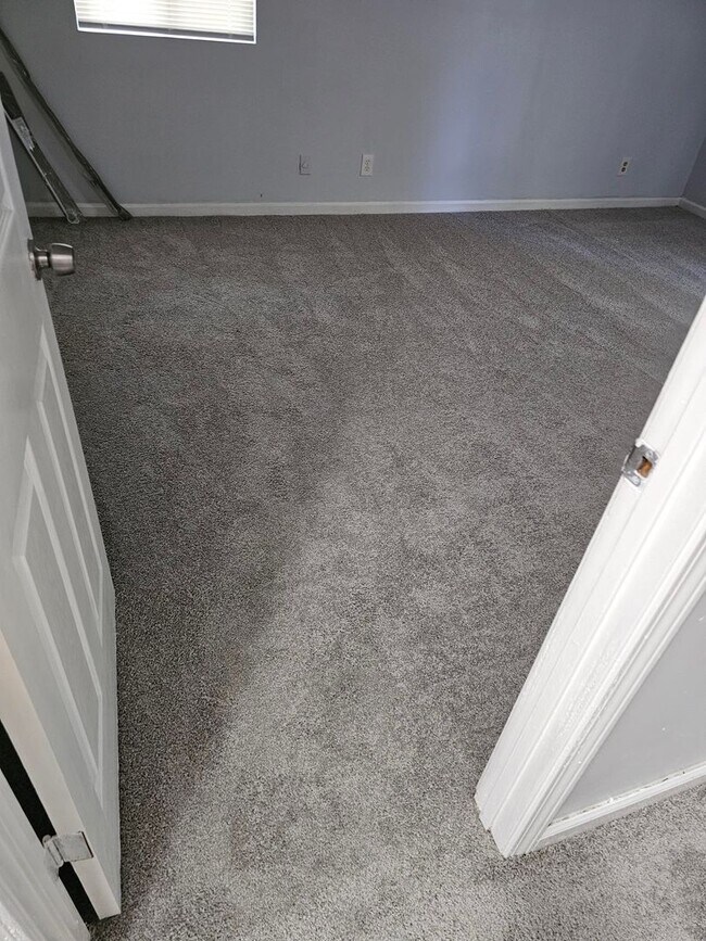 Building Photo - *Home For The Holidays Move In Special* 4 Bedroom Home w/Basement! Convenient Ellenwood Location!