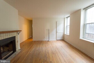 Building Photo - 526 Spruce St