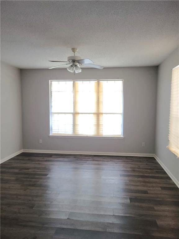 Building Photo - 7620 Creekside Ln