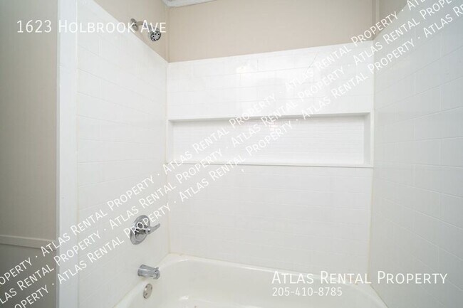 Building Photo - 1623 Holbrook Ave