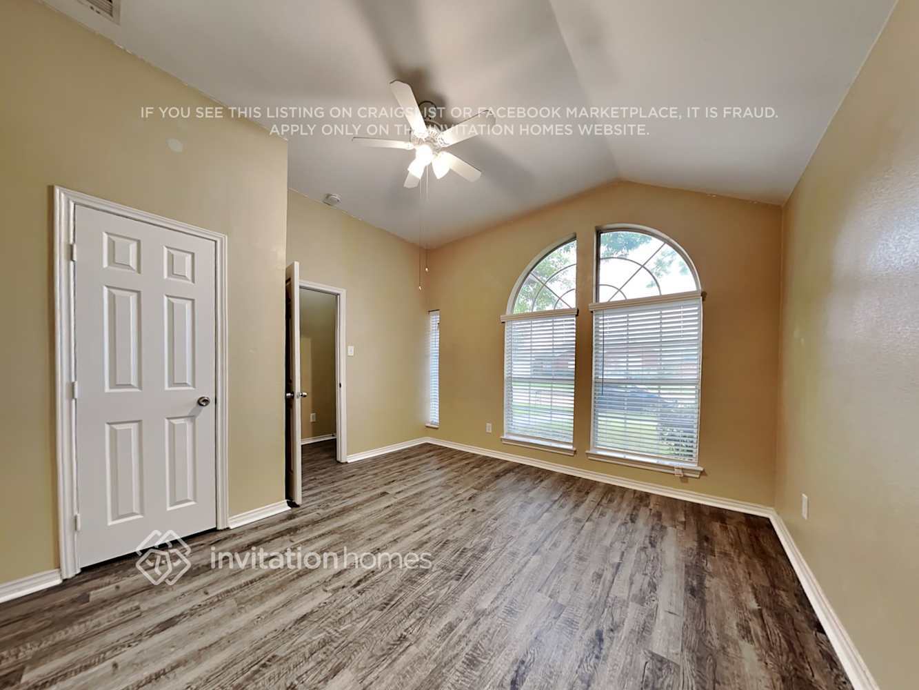 Building Photo - 2800 St Martin Dr