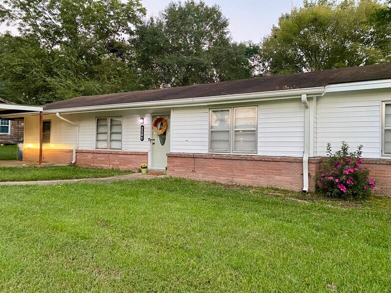 Building Photo - 2101 Palmore Rd