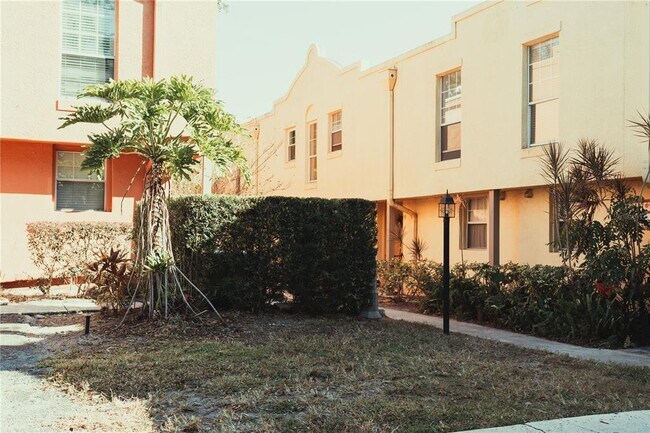 Primary Photo - 776 E Michigan St